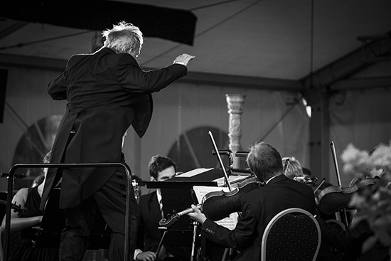 Conductor on stage in Sagtjernet Amfi
