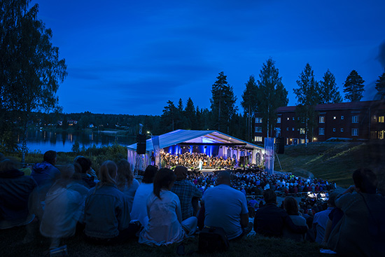Audience and Sagtjernet amphitheater
