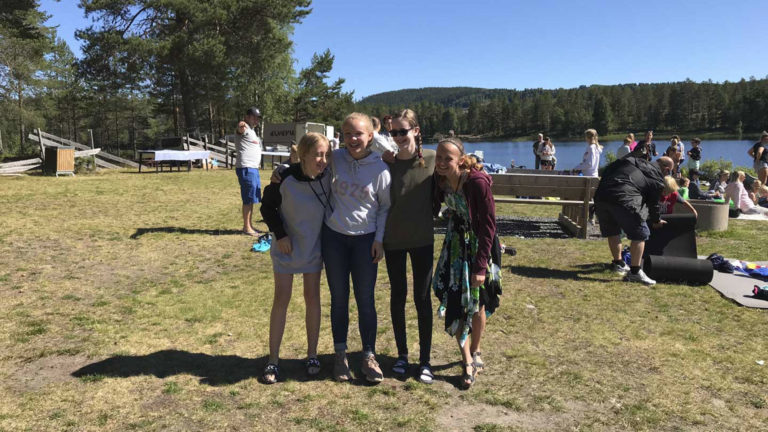 Venninner på stranda på cøliakikurs