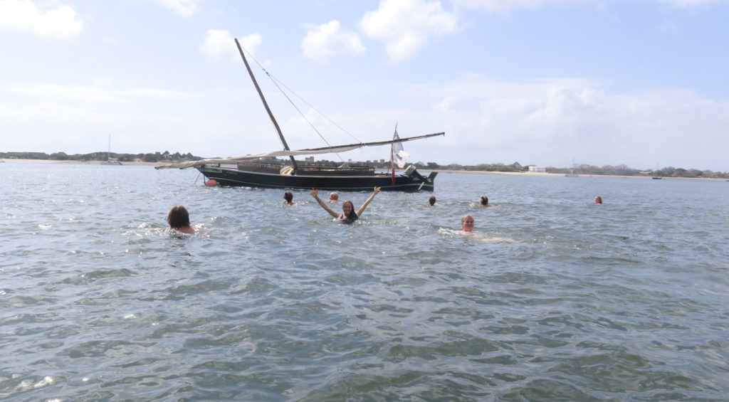 Young people are bathing in Dest Indian Ocean