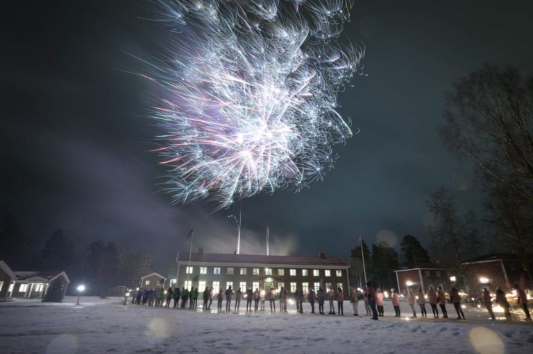 Fyrverkeri over Elverum FHS